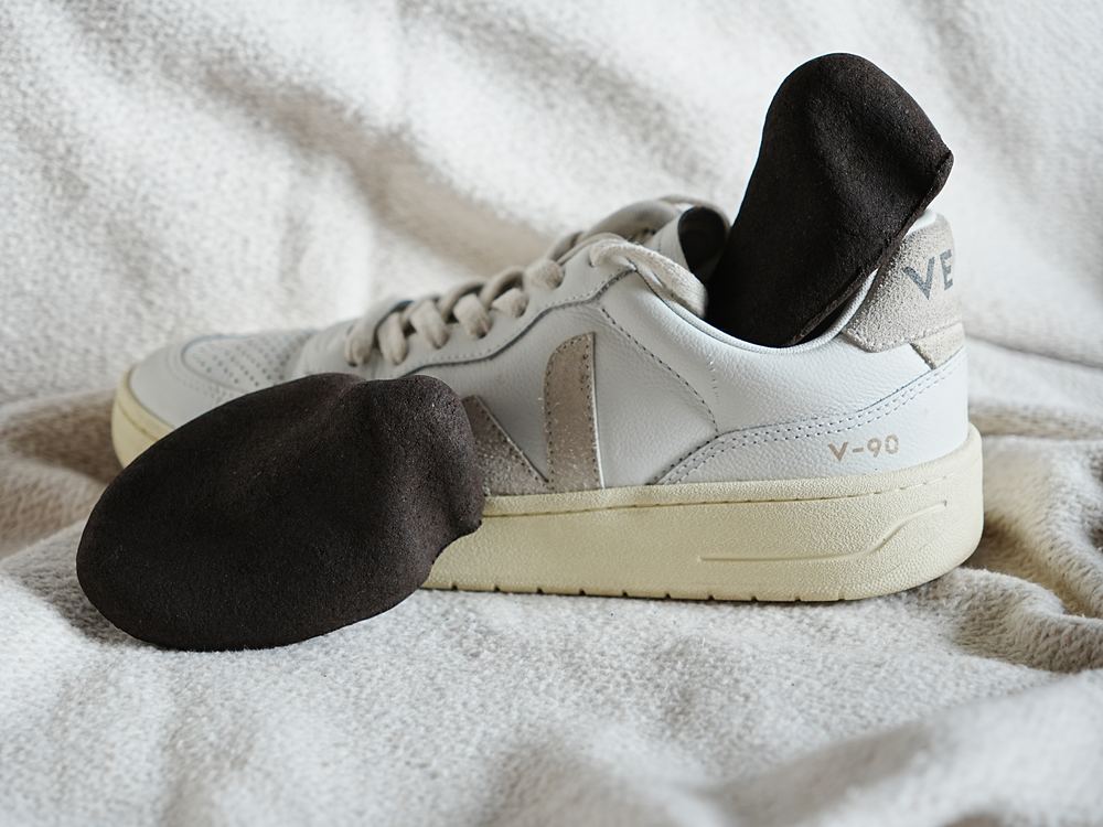 Kahyve shoe trees in use with a white sneaker